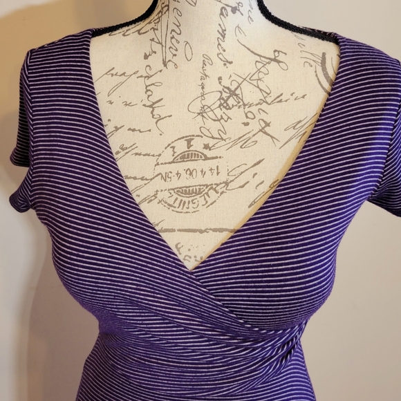 GILLI Fit and Flare Surplice Dress Purple Stripe S - Picture 3 of 5